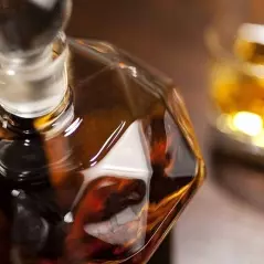 Set decantor in forma de diamant si 9 cuburi pentru racire bauturi, 1000 ml,Gonga®