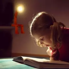 Lampă led, din lemn, reglabilă, cu cap in forma de proiector, Gonga®