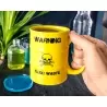 Cană în formă de butoi cu mesaj WARNING TOXIC WASTE, Gonga®