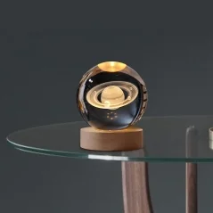 Lampa LED decorativa, cu bila de cristal cu diametru 6cm, model Saturn 3D, suport din lemn, Gonga®